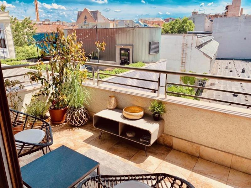 Sunny Deluxe Apt. & Terrace Budapest Esterno foto
