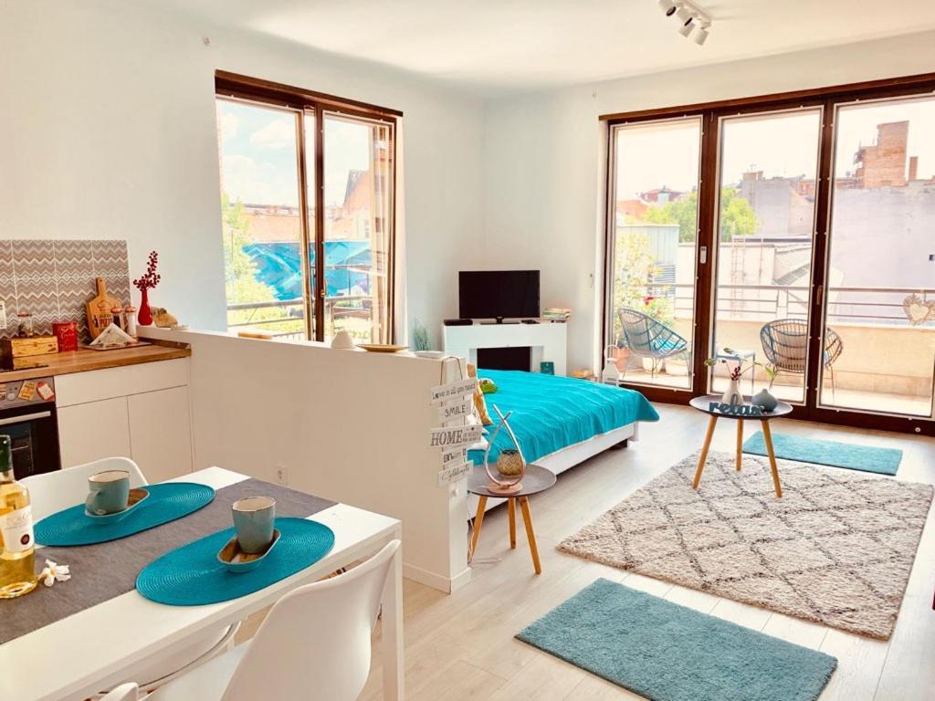 Sunny Deluxe Apt. & Terrace Budapest Esterno foto
