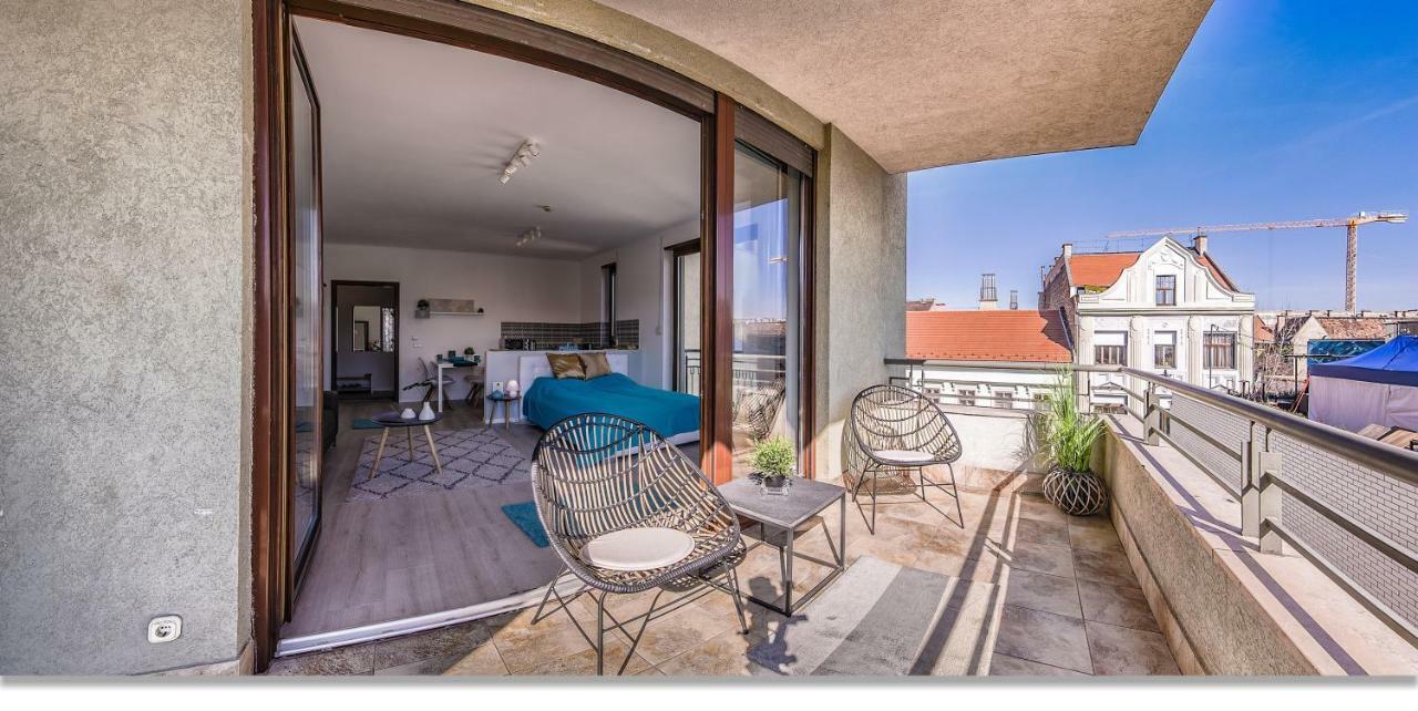 Sunny Deluxe Apt. & Terrace Budapest Esterno foto